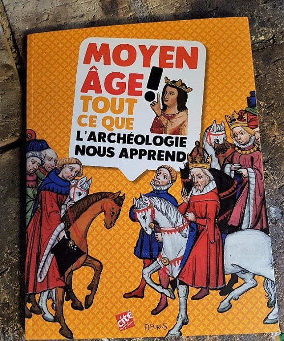 Moyen age book