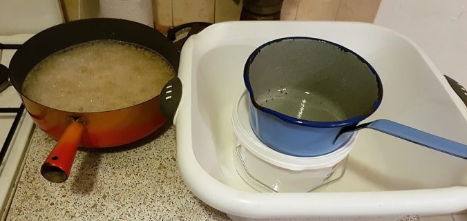 benlim kärl vattenbad