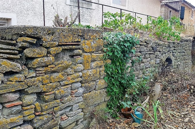 mur ancien peyriac.jpg