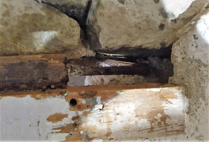 fuktad mur att börja laga