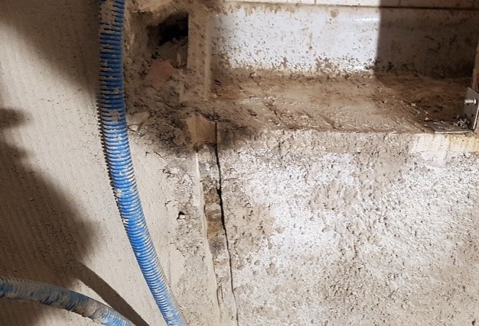 vattenrör vägg.jpg